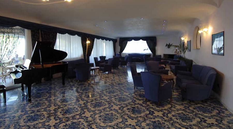 Hotel Cristallo Palace Area Lounge