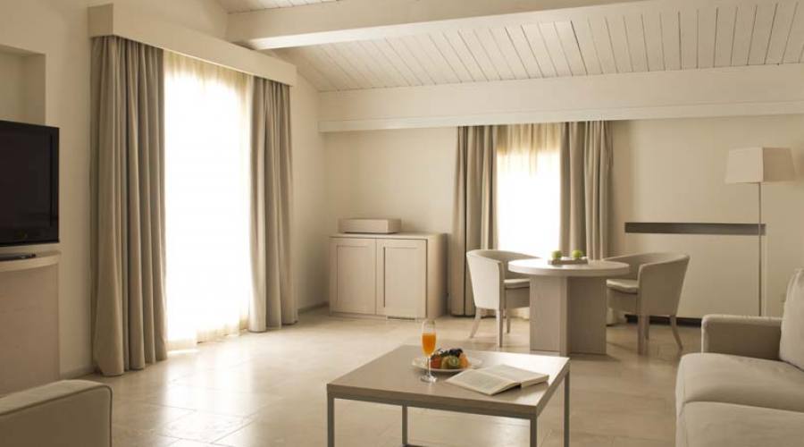 Suite lounge