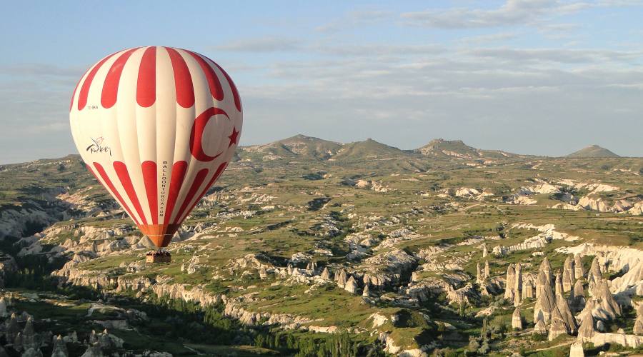 Gita in mongolfiera per ammirare il paesaggio mozzafiato della Cappadocia