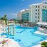 La piscina principale del Sandals Royal Bahamian Spa Resort