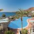 vista del mare e della piscina