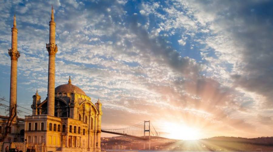 Moschea Ortakoy e il Ponte sul Bosforo 