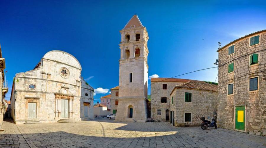Isola di Hvar - centro storico di Starigrad