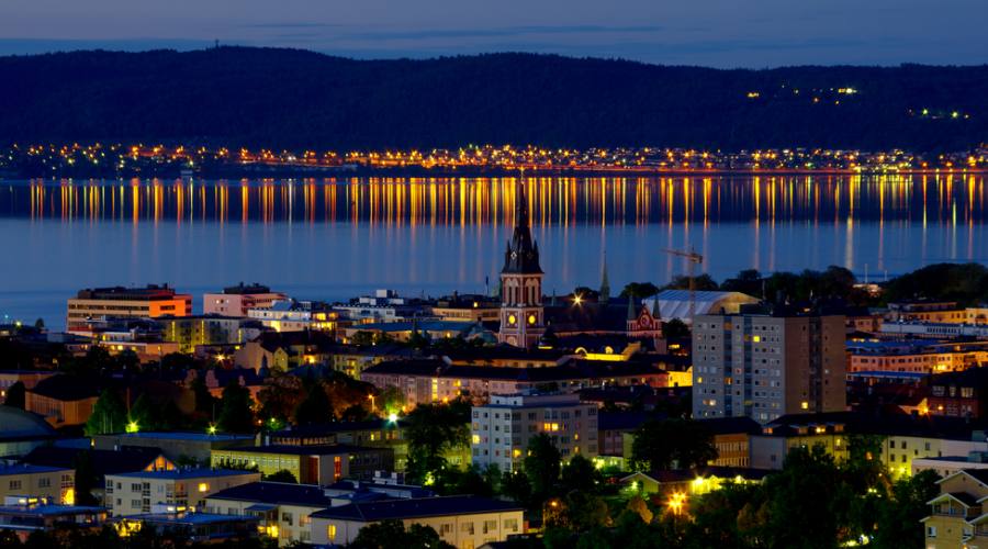 Jönköping panorama notturno sulla città