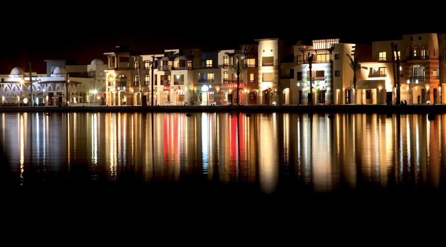 Veduta della Marina di Port Ghalib by night