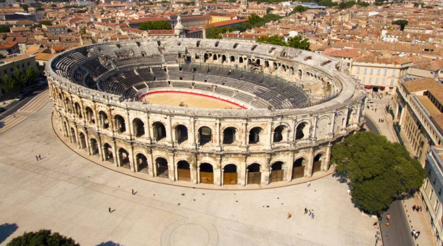 nimes