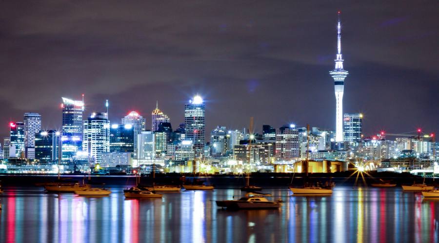 Cita di Auckland di notte