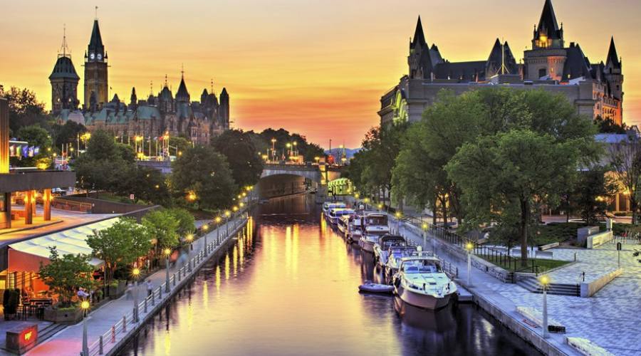 Parlamento dal Rideau Canal