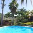 Il giardino e la piscina dove rilassarsi dopo una giornata di visita