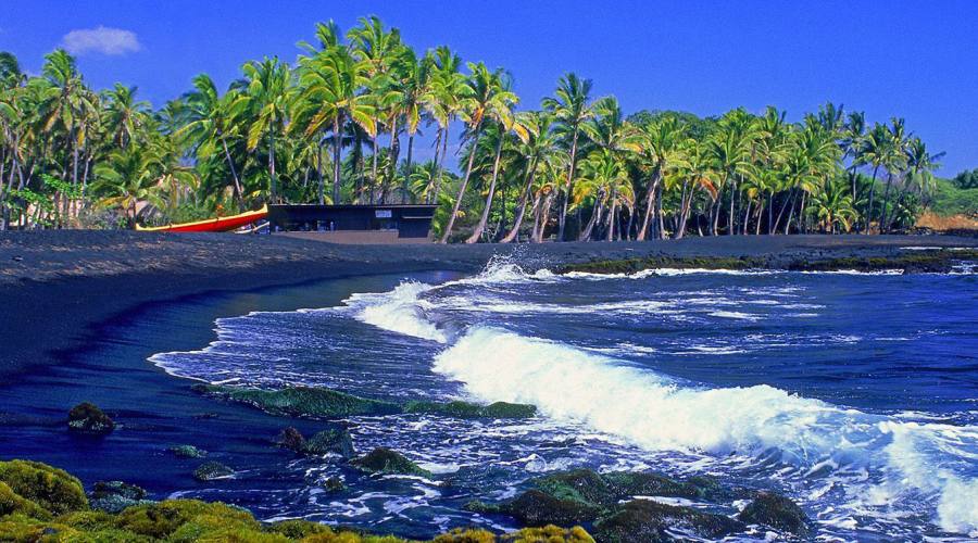 punaluu black sand beach