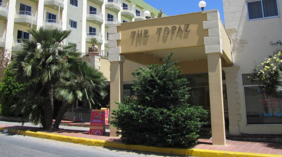 Topaz Hotel: Esterno