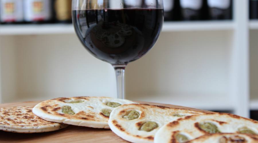 La piadina e del buon vino