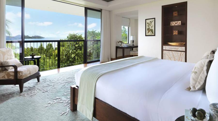 Raffles Panoramic Bed Villa