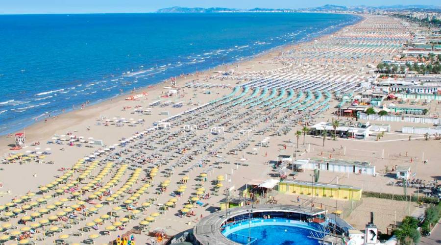 Veduta spiaggia dall'alto...