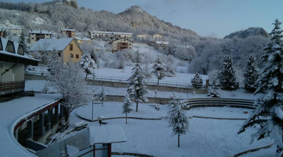 Capodanno in Montagna: spazio antistante l'hotel 