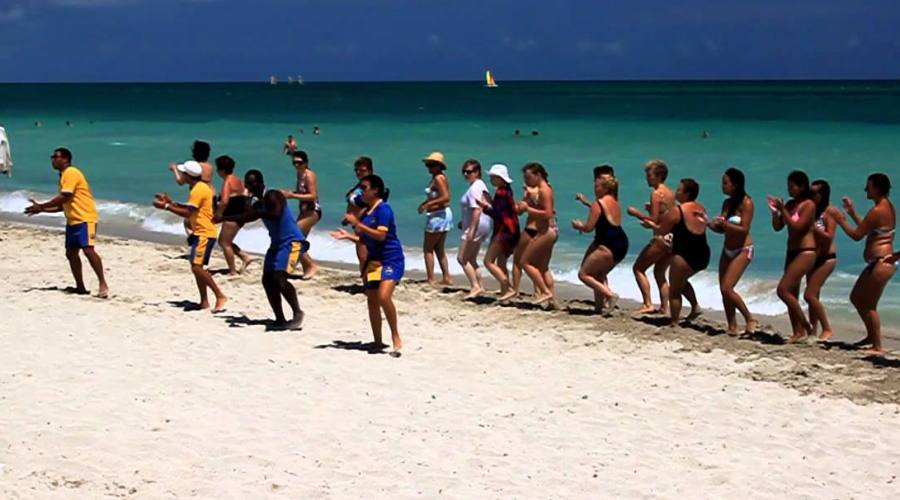 Lezioni di ballo in spiaggia