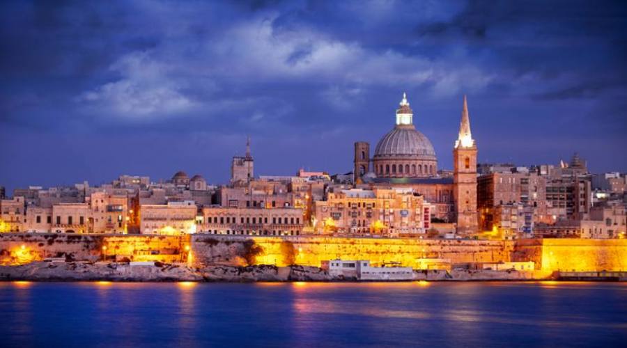 Malta: Sliema by Night