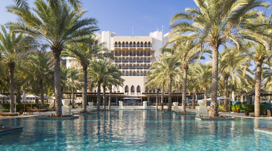 Hotel Al Bustan Palace -piscina