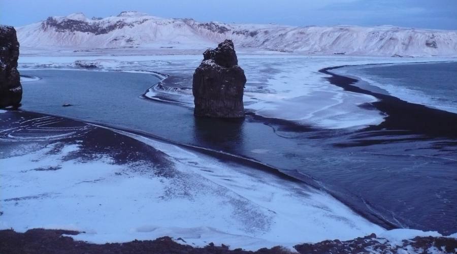 Spiaggia di sabbia nera Reynisfjara - Foto di Manuela Aprile