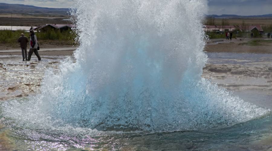 Strokkur a Geysir in Islanda