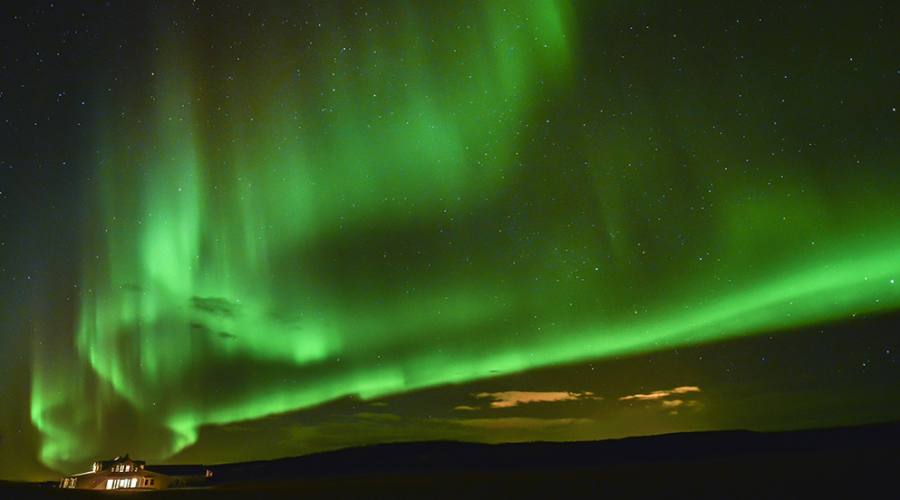 Aurora Boreale lungo la costa meridionale d'Islanda