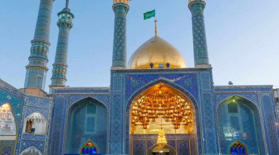 Repubblica Islamica dell'Iran.  Il santuario di Fatima Masumeh è considerato dai musulmani sciiti uno dei santuari sciiti più significativi in ​​Iran.