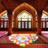 Questo è all'interno della moschea Nasir ol Molk o moschea rosa con scarsa luce, una moschea tradizionale molto famosa e bella a Shiraz, Iran