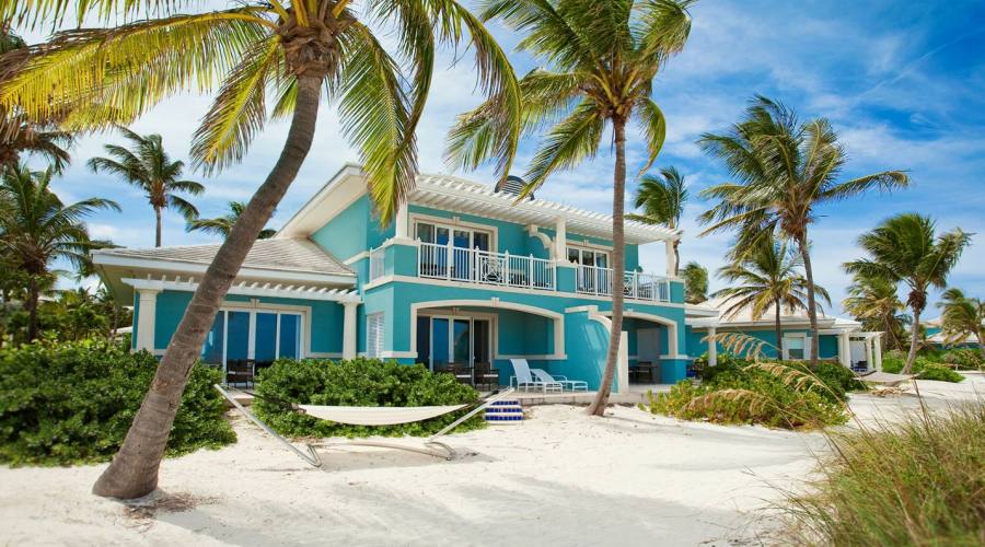 The Royal Estate Beachfront 2-story, One Bedroom Butler Villa Suite w/Pool