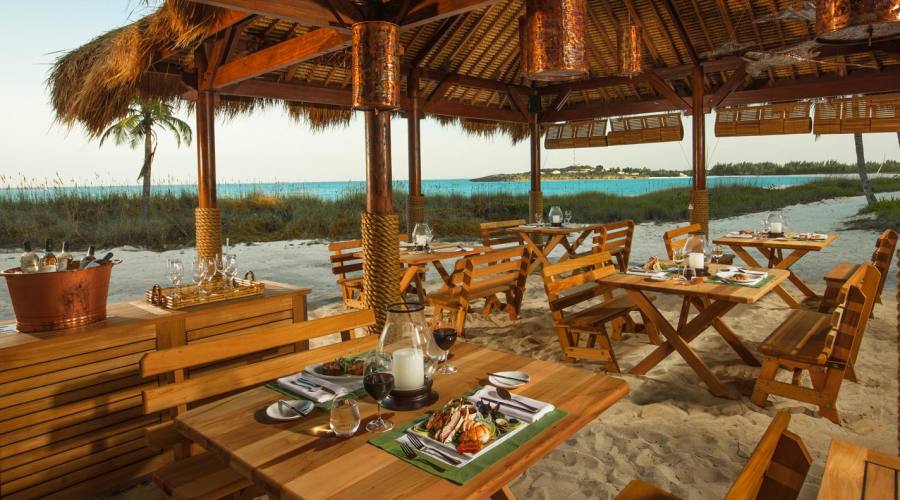 Il ristorante “Barefoot by the Sea”