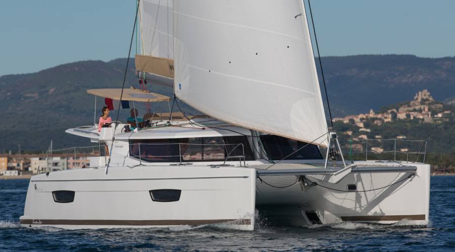 Catamarano fountaine-pajot-