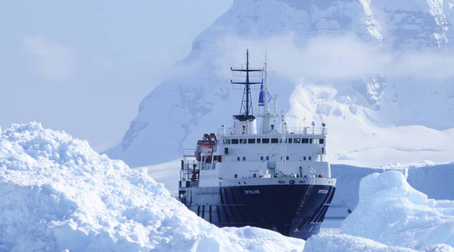 Navigazione nell’immenso oceano azzurro