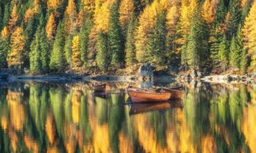 Foliage tra le Dolomiti e i suoi laghi: Viaggio in pullman