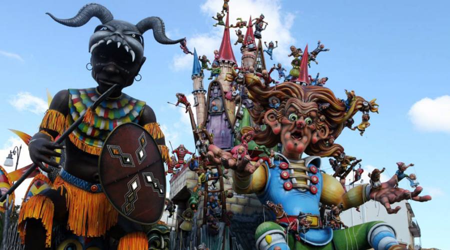 Carro in carta pesta