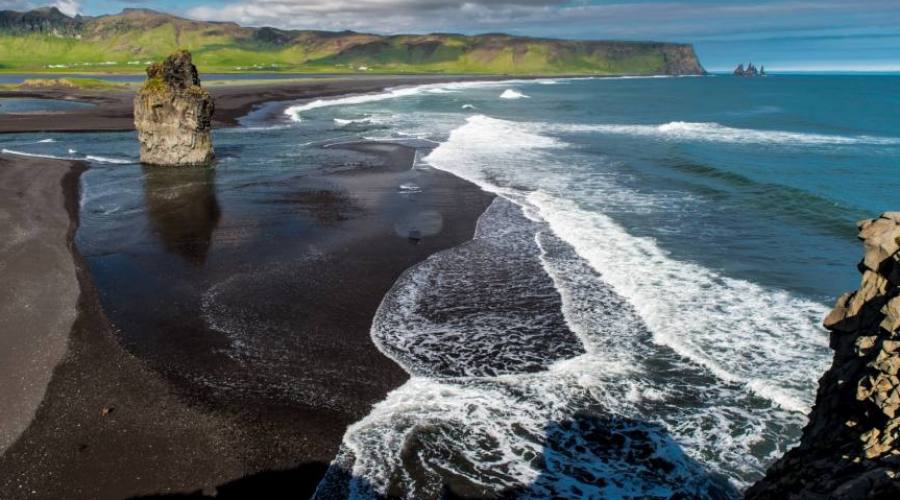 Le spiagge nere di Vik in Islanda