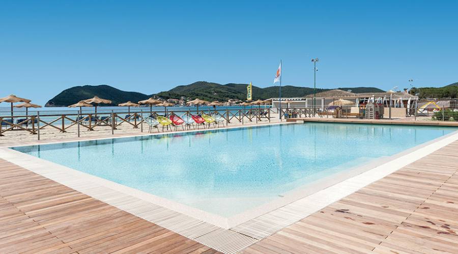 Piscina acqua di mare con idromassaggio