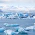 Bella vista degli iceberg nella laguna del ghiacciaio di Jokulsarlon, parco nazionale di Vatnajokull, Islanda