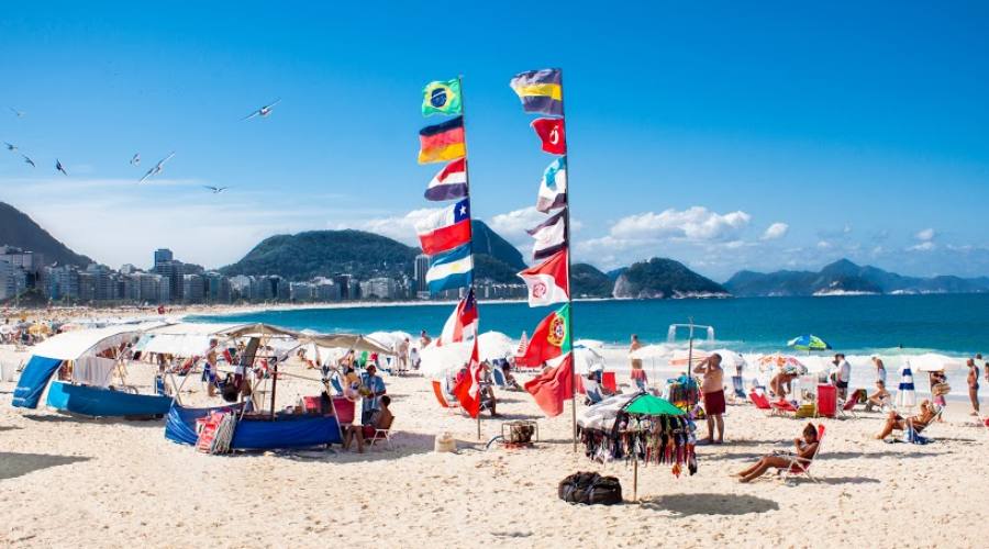 Fly&Drive Litoral Carioca: Copacabana beach