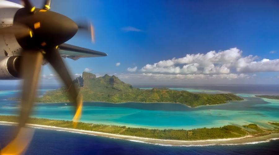 Bora Bora vista dall'aereo