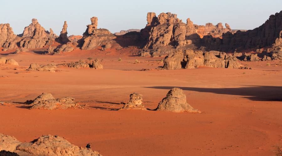 Tuareg tra le dune di sabbia