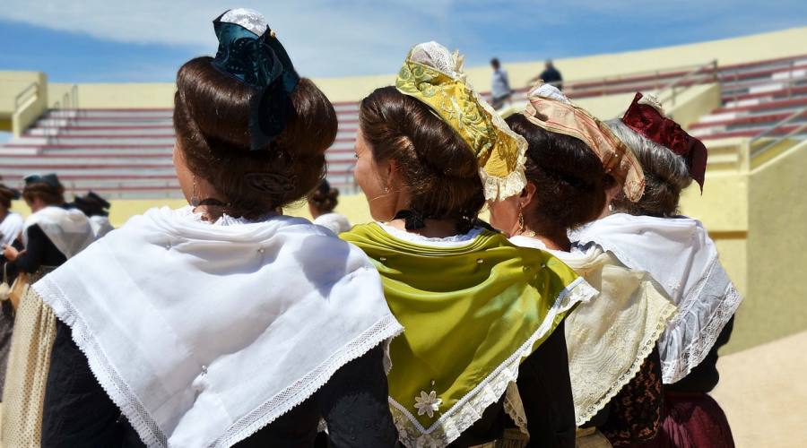 Arles, costumi tradizionali