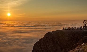 Fiordi Lofoten e Sole di Mezzanotte: Tour di gruppo in Italiano