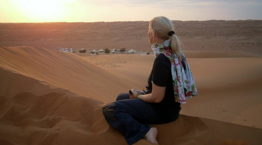 Desert Night Camp e tramontoa -Wahib