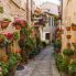 Romantica strada della città antica di Assisi