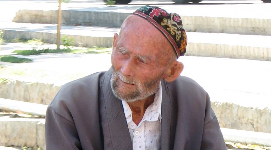 anziano uzbeko
