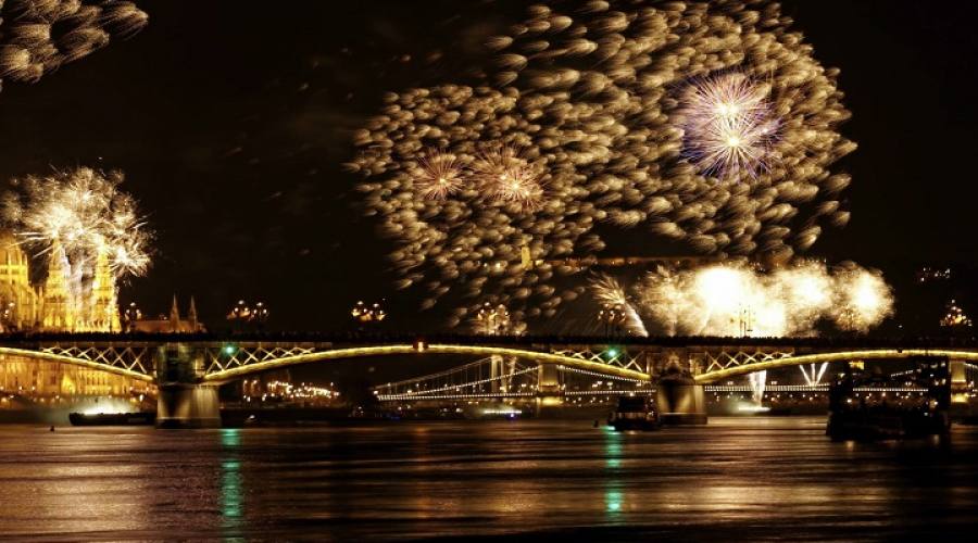 Fuochi d'artificio sul Danubio
