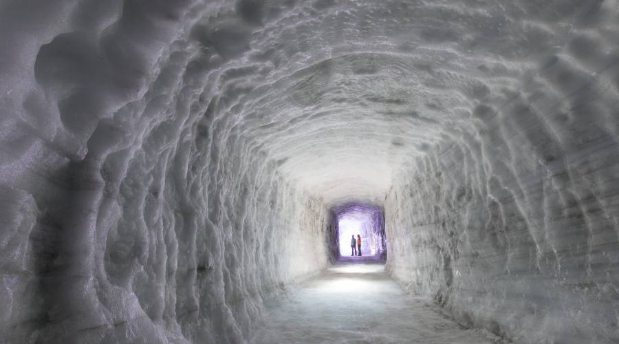 Tunnel di ghiaccio in Islanda