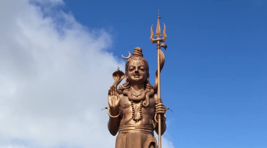 La statue de Shiva au lac de Grand Bassin