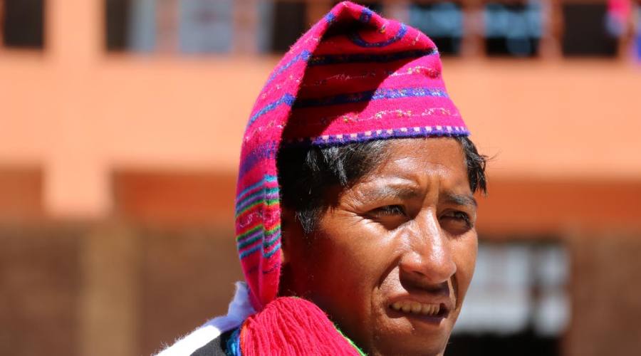 Isola di Taquile: uomo con caratteristico cappello