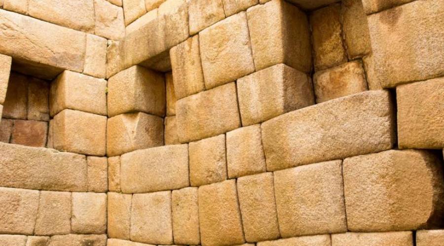Uno spesso muro a Machu Picchu