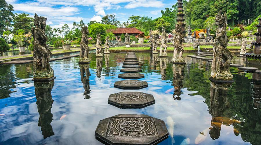 Il palazzo sull'acqua a Bali